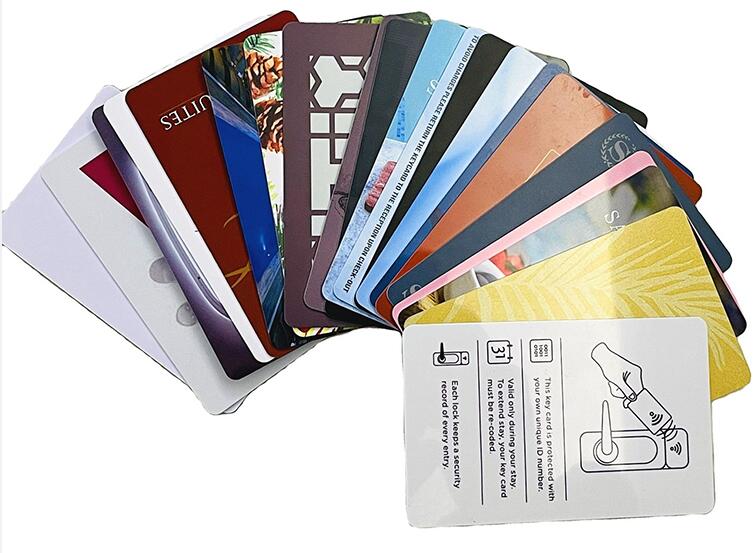 Jak vynikají chytré karty v digitálních scénářích a podporují snižování průmyslových nákladů se zabezpečením čipu, multifunkčnost a trvanlivost?